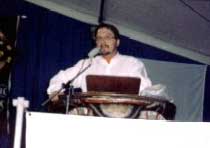 Alexander Gromow cuando estaba lanzando el D�A MUNDIAL DEL ESCARABAJO en el d�a 24 de junio de 1995.